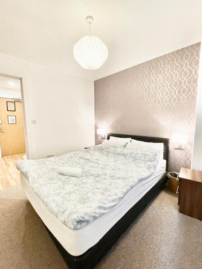 Lovely 2 - Bedroom Condo In Manchester City Centre Buitenkant foto